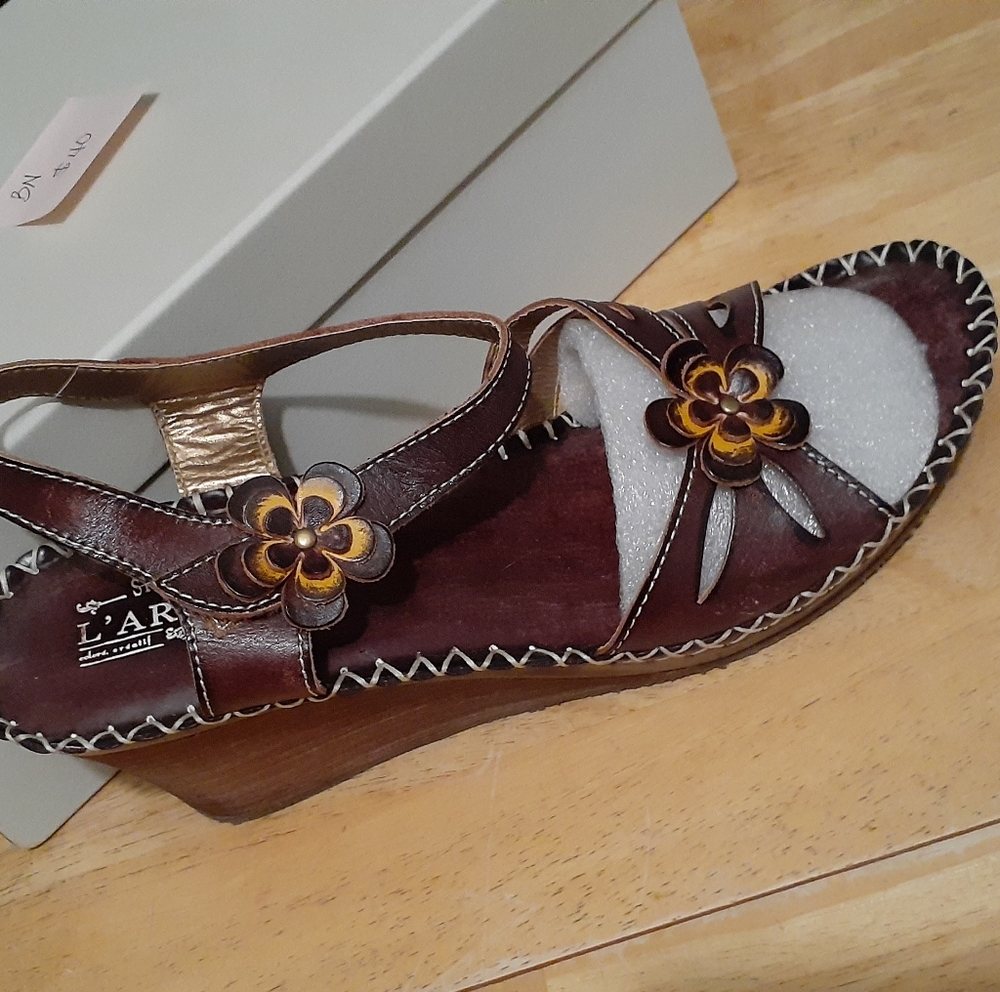 Wedge sandals